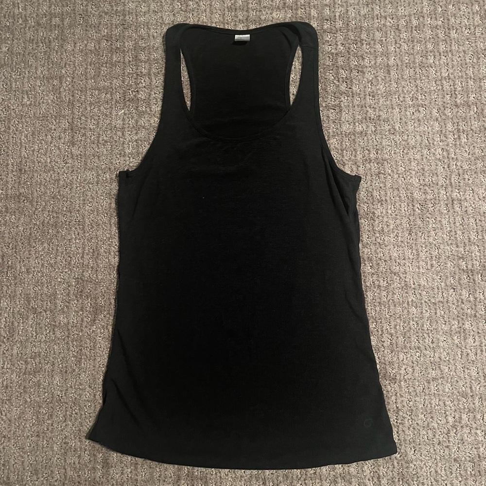 Gap Fit Breathe Racerback Tank : Sise Small